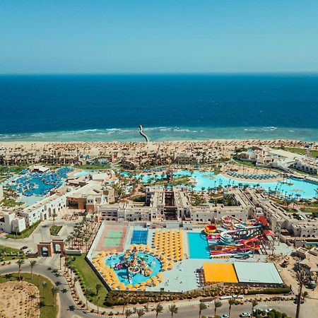 Pickalbatros The Palace Port Ghalib Exterior photo Aerial view of the park