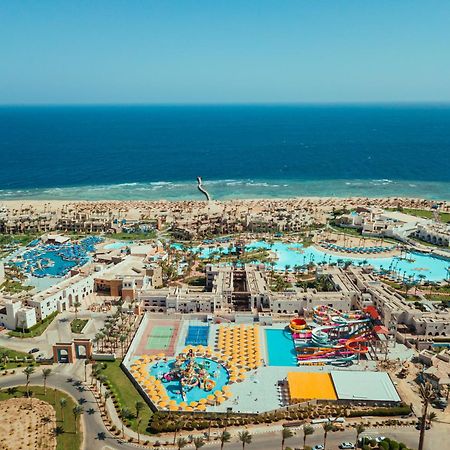 Pickalbatros The Palace Port Ghalib Hotel Exterior photo Aerial view of the park