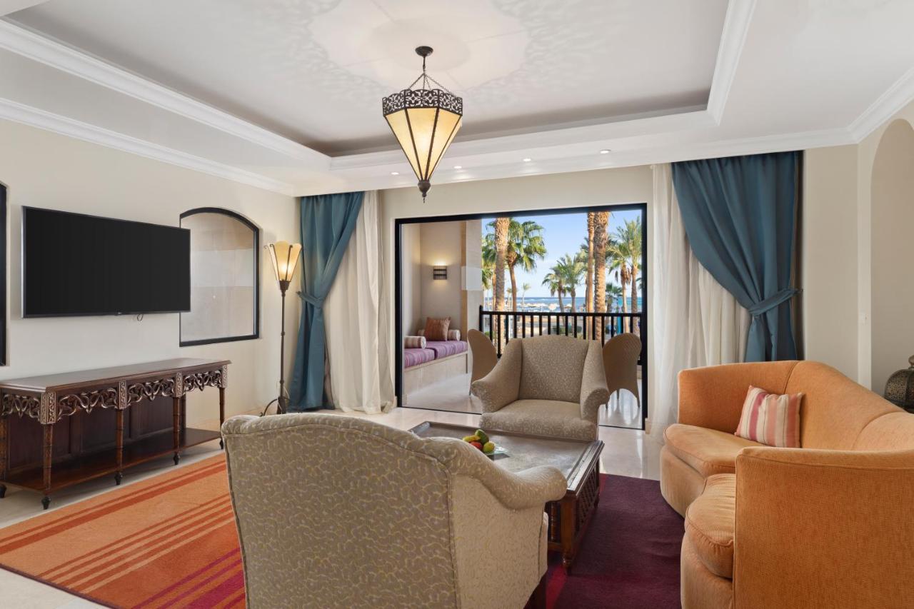 Pickalbatros The Palace Port Ghalib Exterior photo A suite at the Hilton Sharm El Sheikh