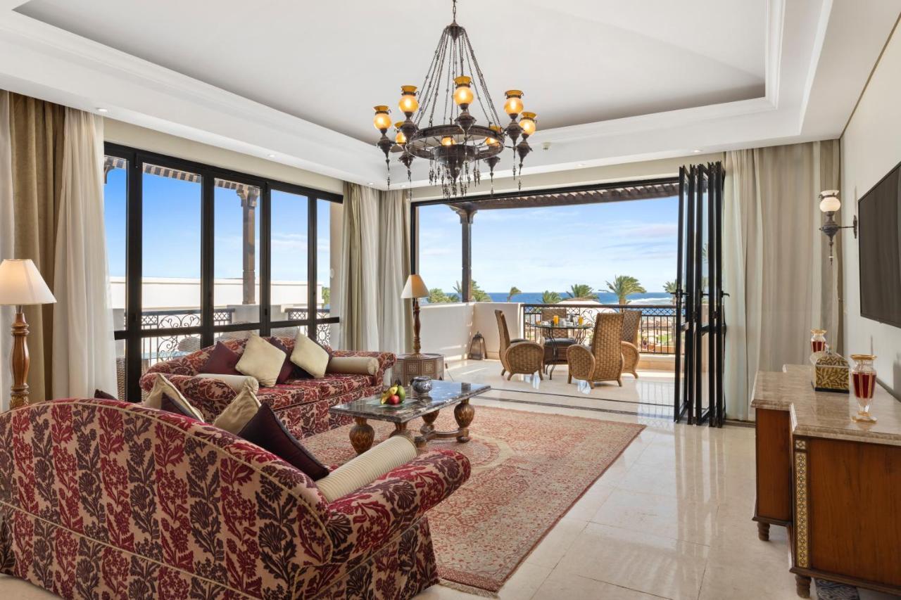 Pickalbatros The Palace Port Ghalib Exterior photo A living room at the Jumeirah Atlantis