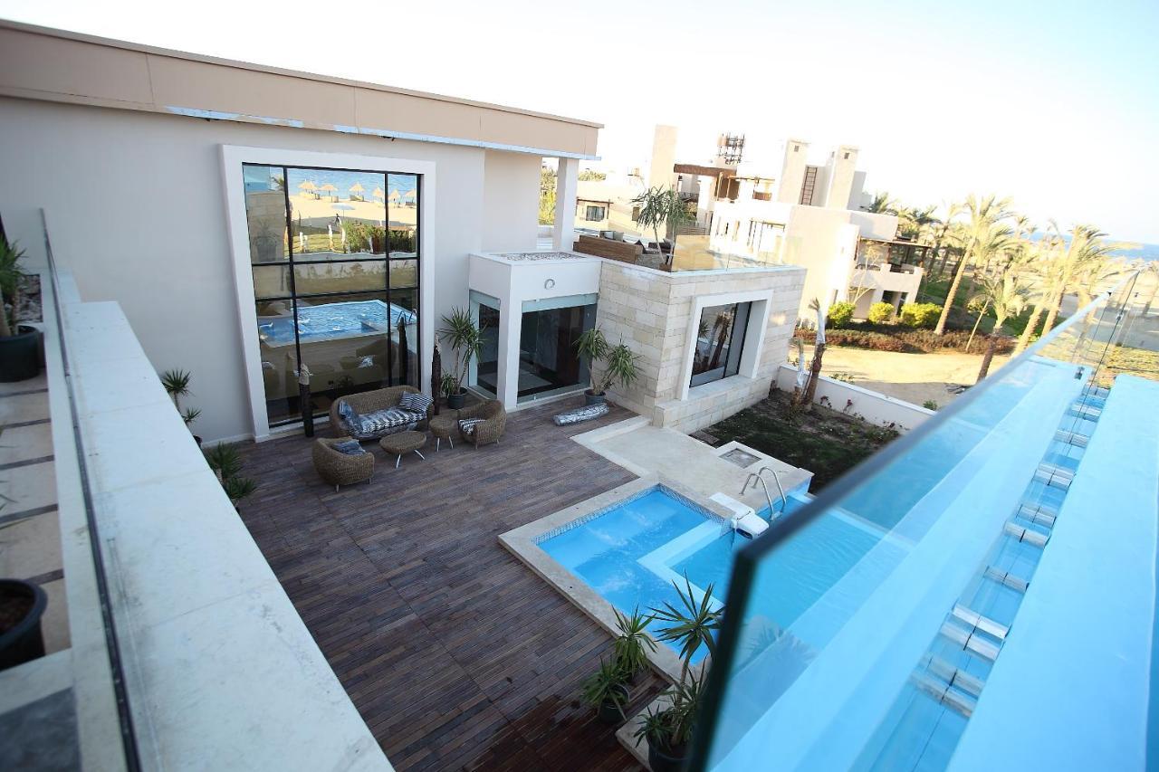 Pickalbatros The Palace Port Ghalib Exterior photo Villa in the compound