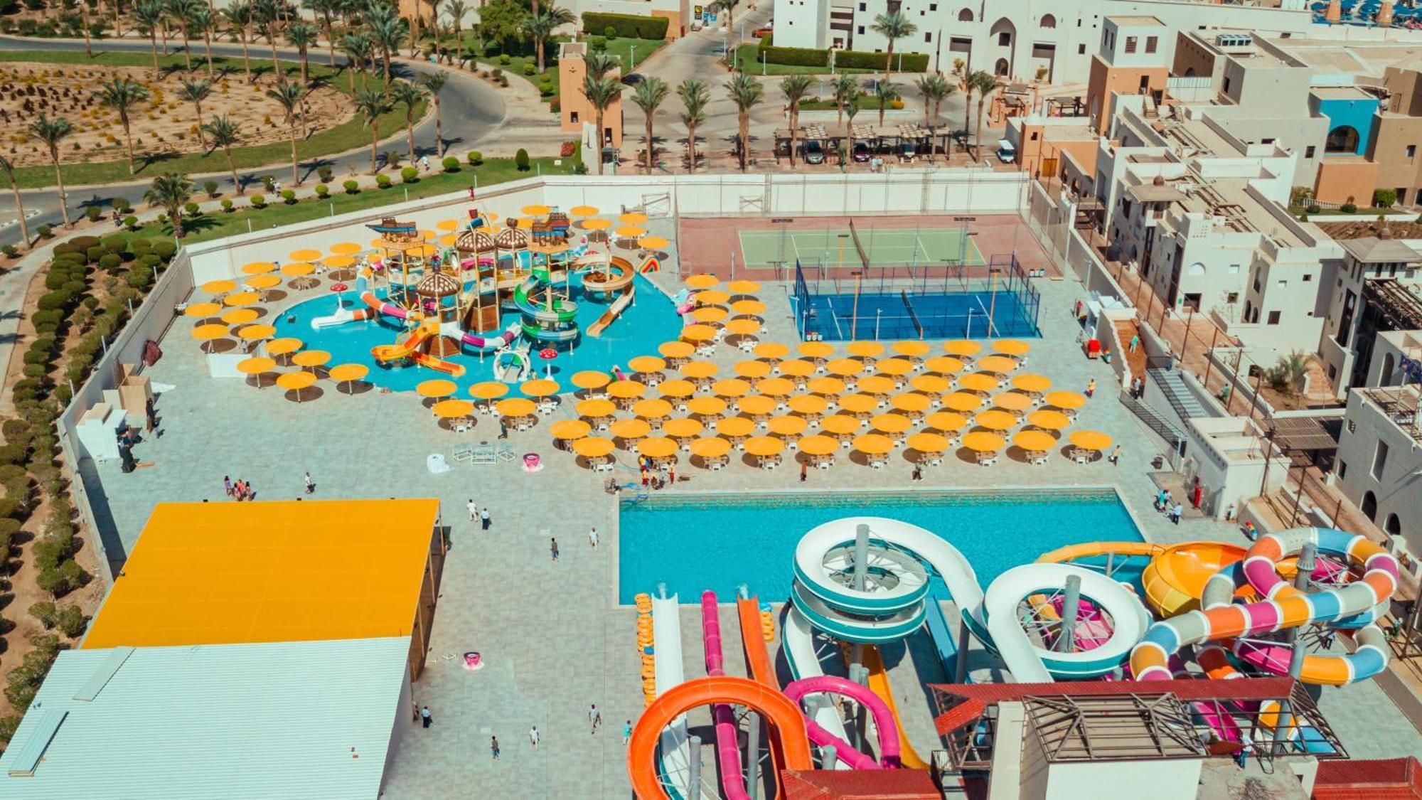 Pickalbatros The Palace Port Ghalib Hotel Exterior photo Aerial view of the park