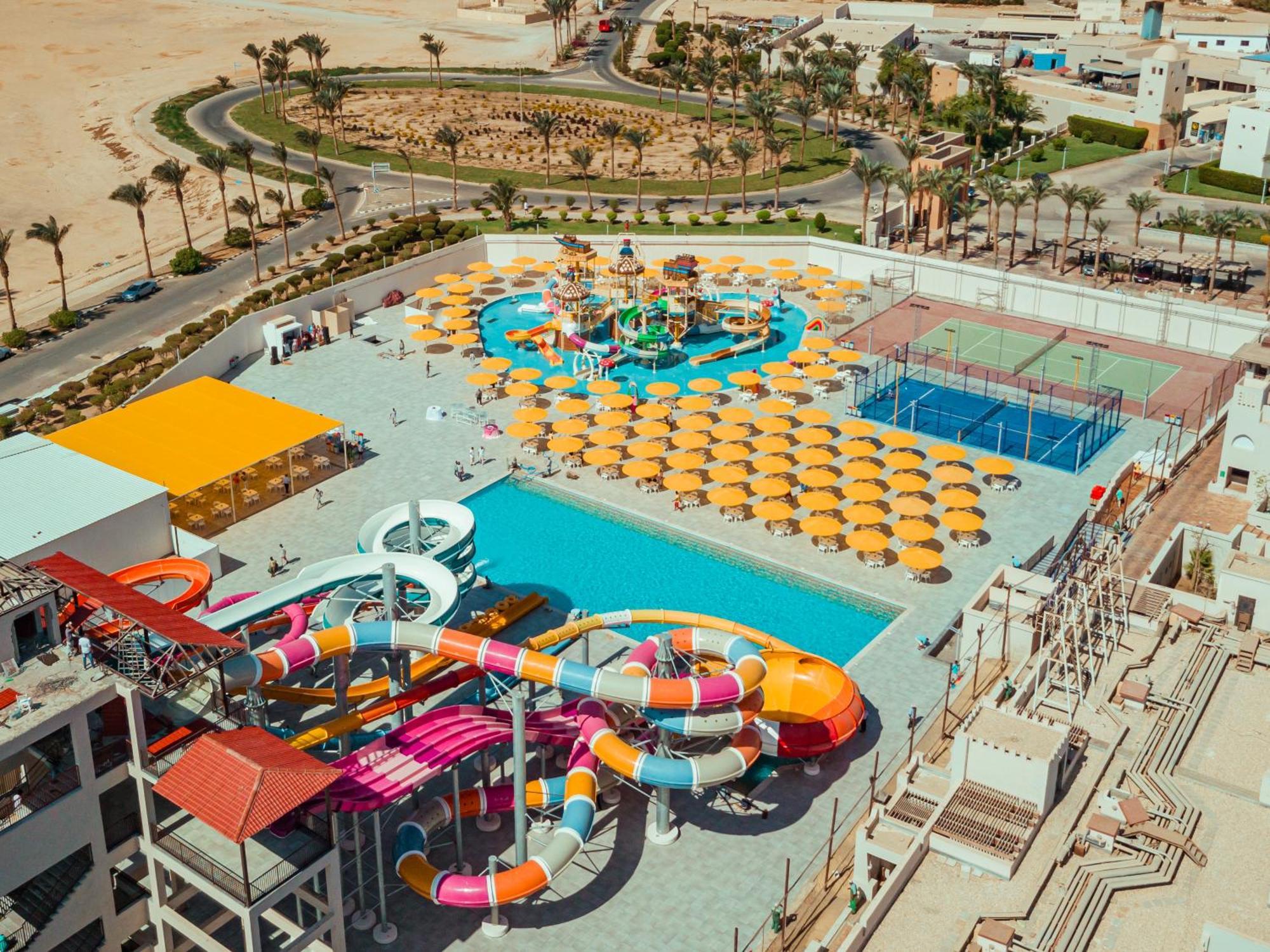 Pickalbatros The Palace Port Ghalib Exterior photo Aerial view of the park