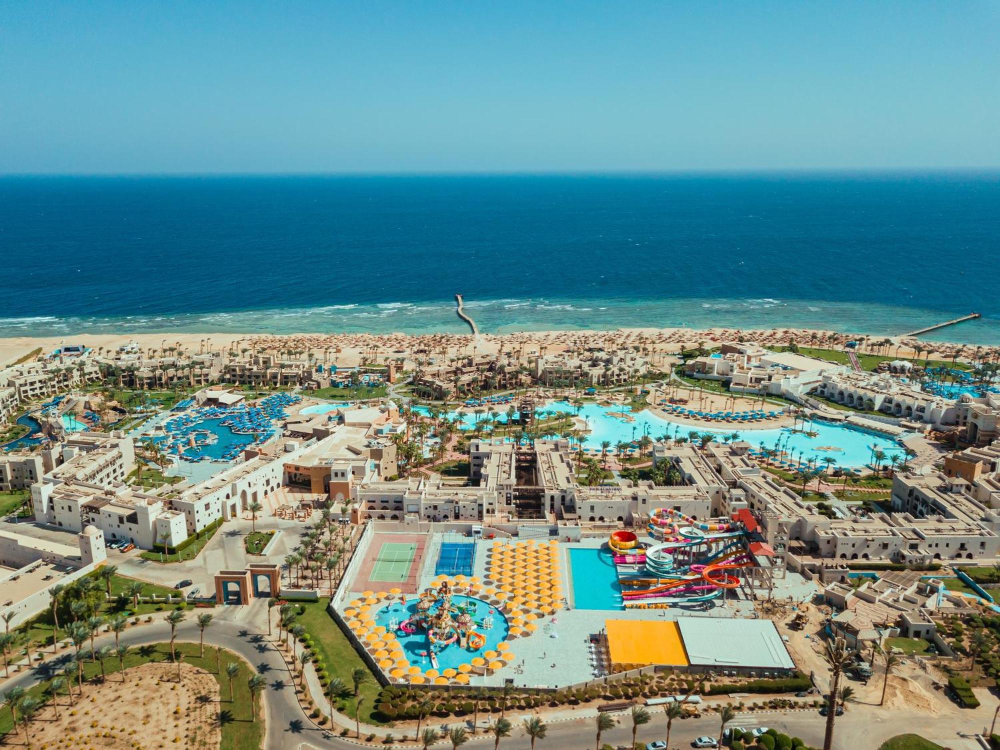 Pickalbatros The Palace Port Ghalib Hotel Exterior photo Aerial view of the park